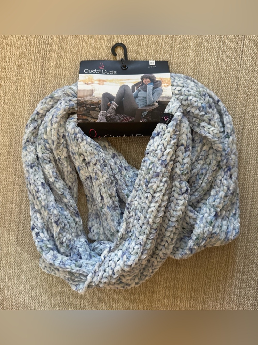 Cuddl Duds speckled blue soft cozy chunky knit women’s infinity scarf NWT